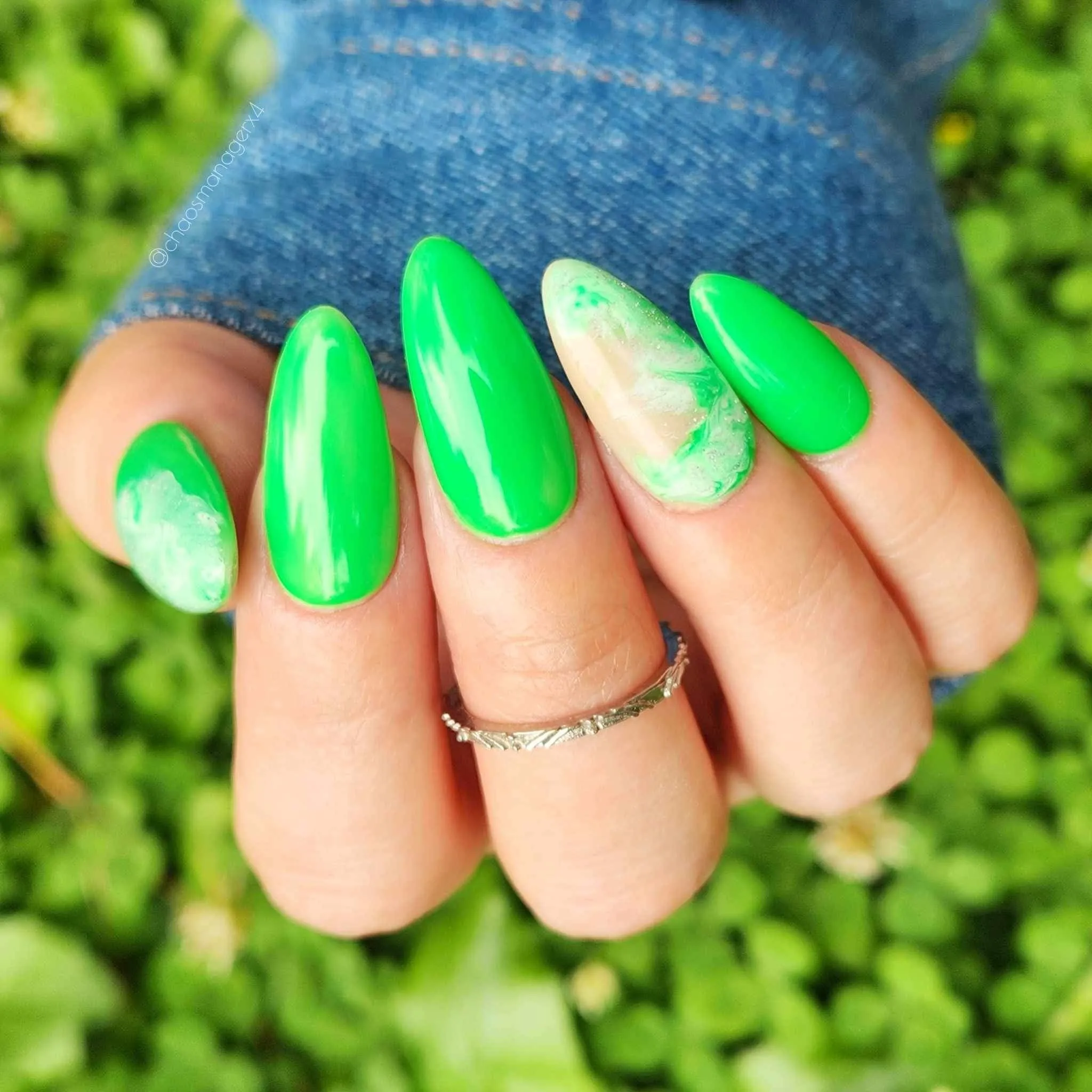 Christmas Tree- Glow Gel Polish