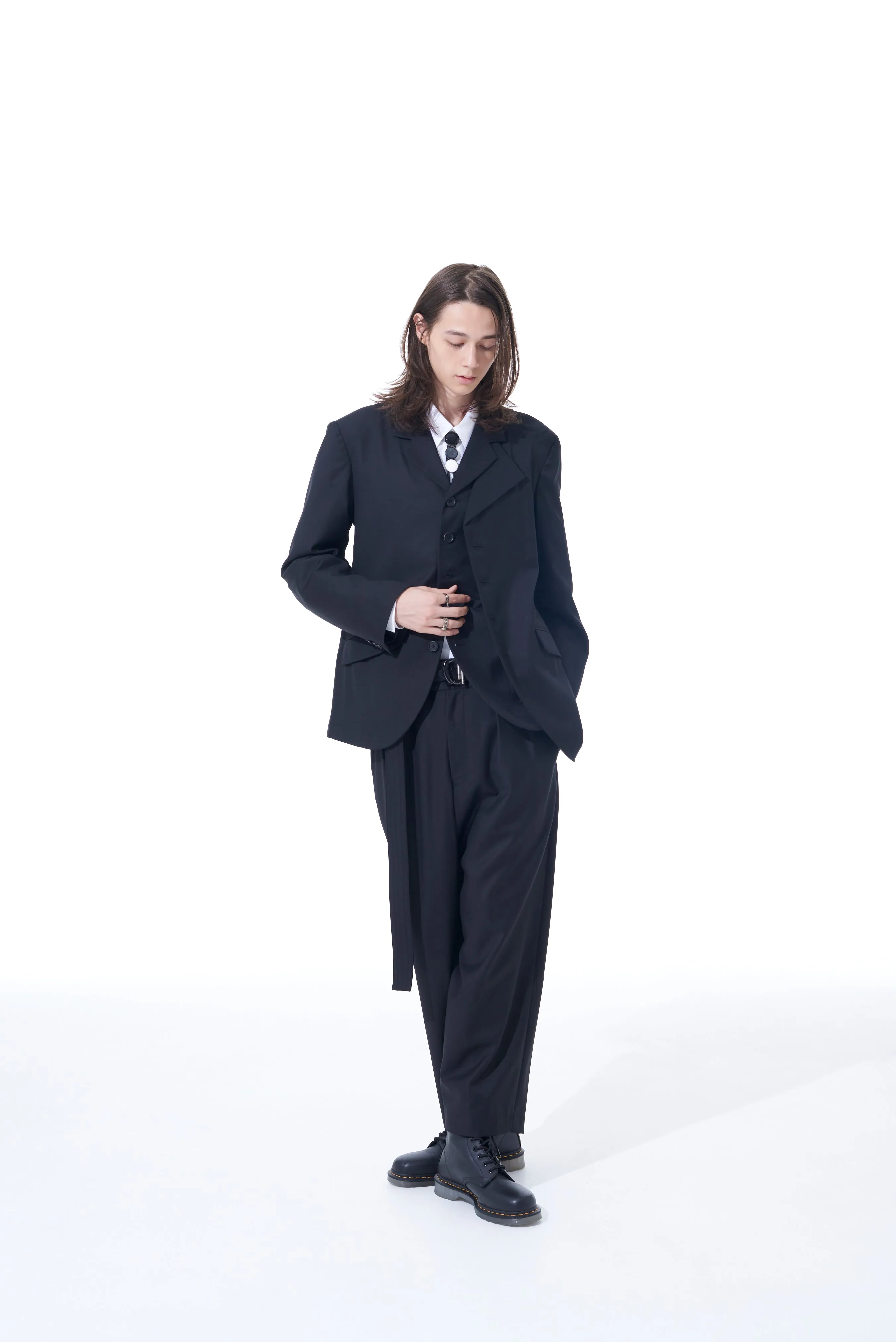 T/W GABARDINE 2-TUCK TAPERED BELT PANTS